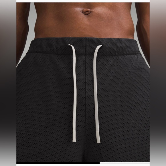 NWT! Lululemon* Relaxed Sport Short9” - Picture 7 of 7